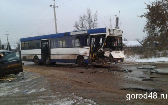 Город 48 липецк сегодня. Липецкие автобусные аварии. Авария автобус Липецк сегодня. Город48 Волгабас ДТП Липецк. Сегодня ДТП С автобусом в Липецке.