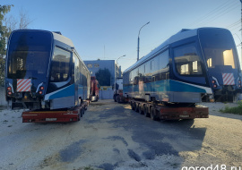 В Липецк привезли еще два новых трамвая