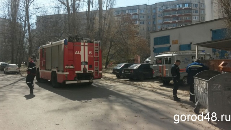 На улице Неделина оцеплен жилой дом На улице Неделина оцеплен жилой дом