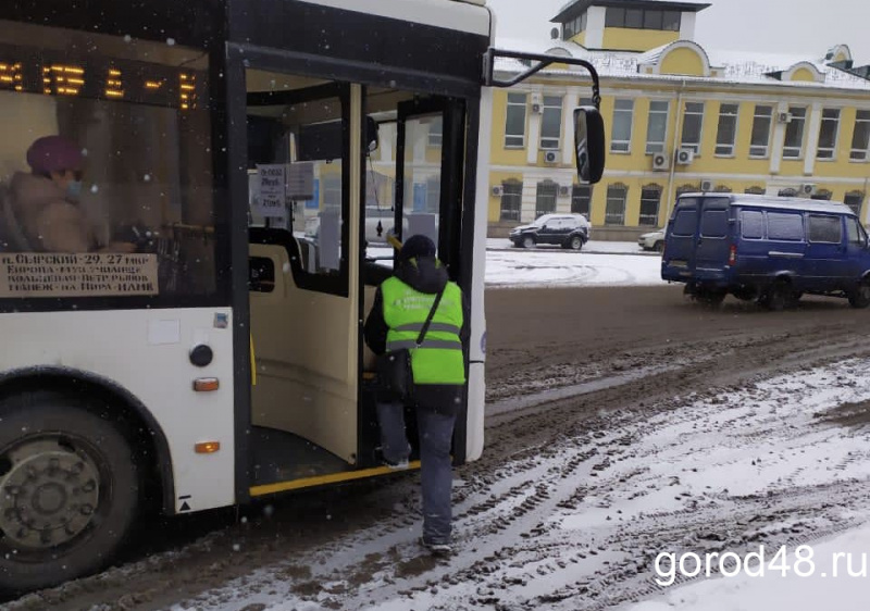 Контролеры заметили всего одного водителя без маски Контролеры заметили всего одного водителя без маски