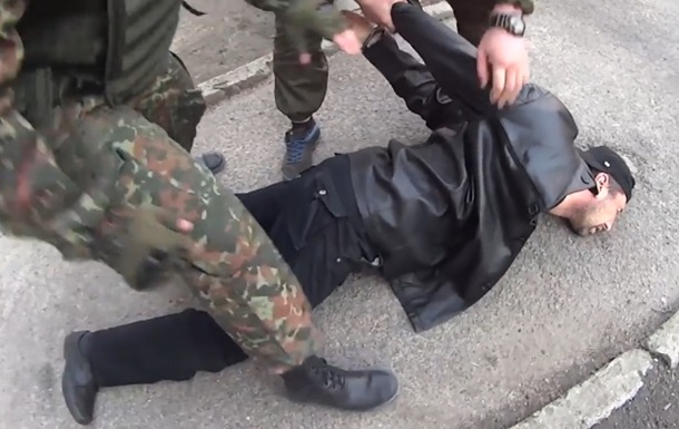 В Луганске задержали украинских диверсантов В Луганске задержали украинских диверсантов