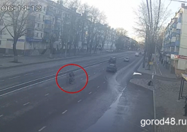 Рано утром 22-летний байкер врезался в  «Шевроле Ланос» 