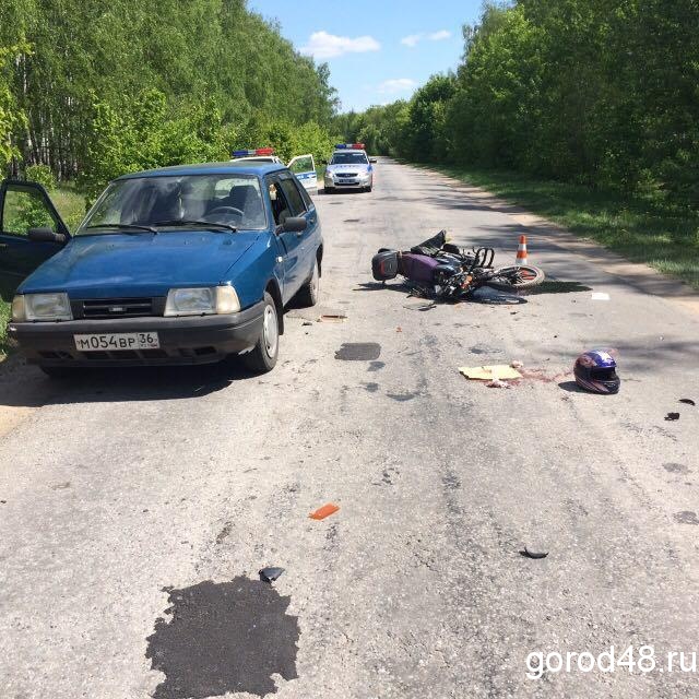 67-летней мопедист врезался в «ИЖ» 27-летней женщины 67-летней мопедист врезался в «ИЖ» 27-летней женщины