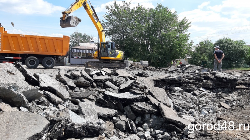 Москвичи заваливают сроки капремонта улицы Космонавтов Москвичи заваливают сроки капремонта улицы Космонавтов