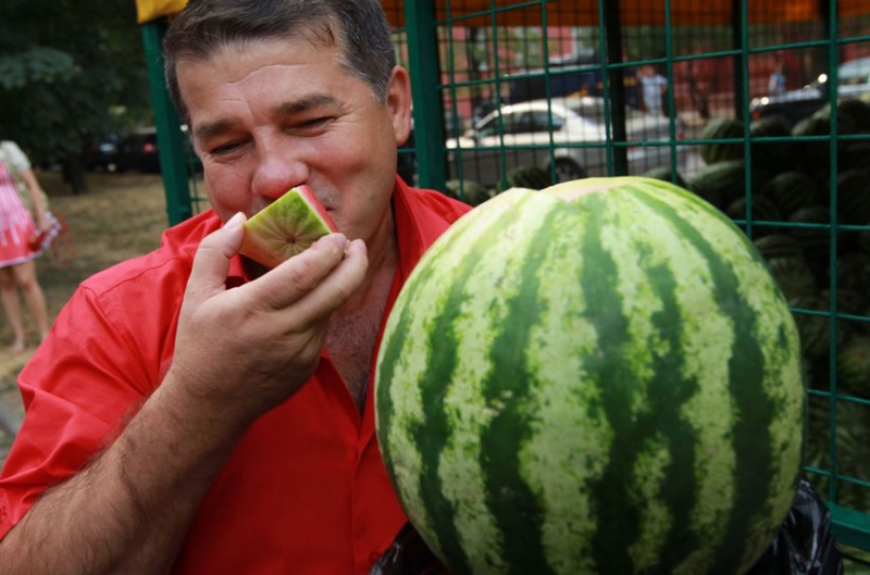 Продавцы арбузов фото