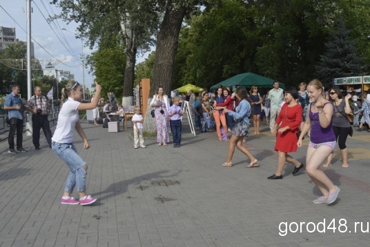 Брейк-дансеры поборются за денежный приз Брейк-дансеры поборются за денежный приз