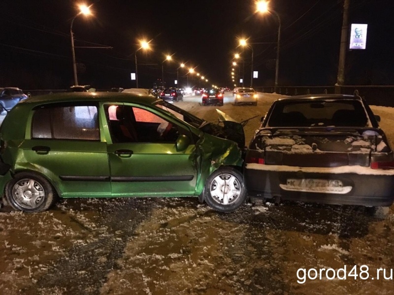 Движение в обычном режиме по Сокольскому мосту закрыто Движение в обычном режиме по Сокольскому мосту закрыто