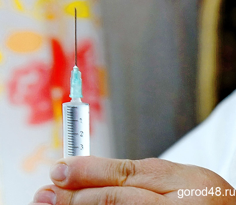 В Липецкой области охват прививками от коронавируса превысил 40%