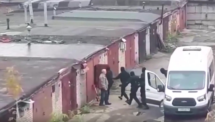 Сотрудники МВД изъяли почти тонну наркотиков и задержали 18 человек Сотрудники МВД изъяли почти тонну наркотиков и задержали 18 человек