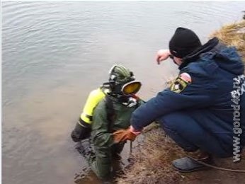 Липецкие водолазы нашли в реке Воронеж автомобиль Липецкие водолазы нашли в реке Воронеж автомобиль