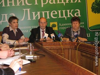 В Липецке от пневмонии, вызванной свиным гриппом, умирает вдвое больше людей, чем от обычного воспаления легких В Липецке от пневмонии, вызванной свиным гриппом, умирает вдвое больше людей, чем от обычного воспаления легких