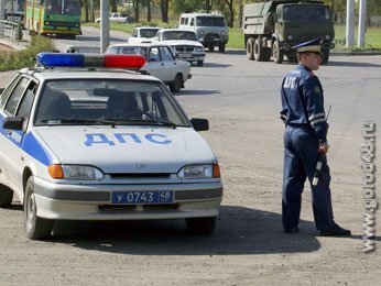 Мопед сбил пешехода и перевернулся Мопед сбил пешехода и перевернулся