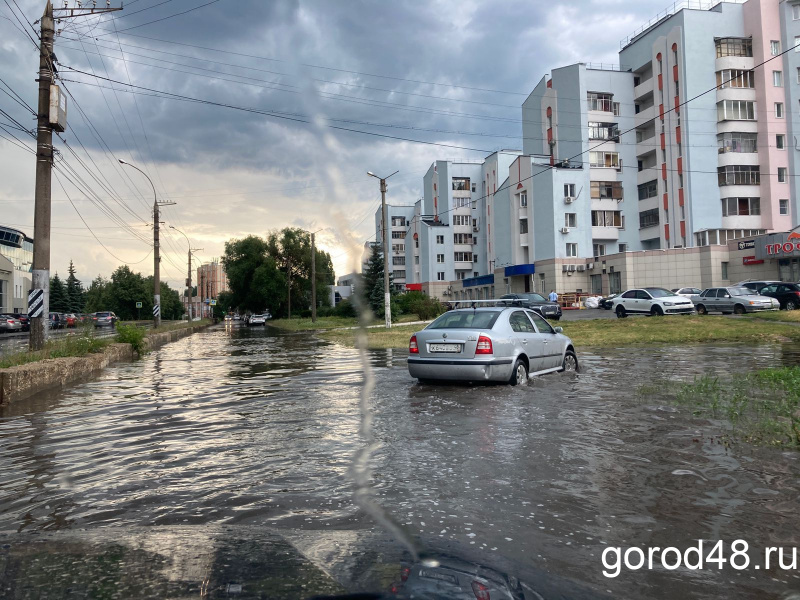 Город48ру. Город 48. Град в городе Липецке. Дождь на улице. Самый сильный дождь.