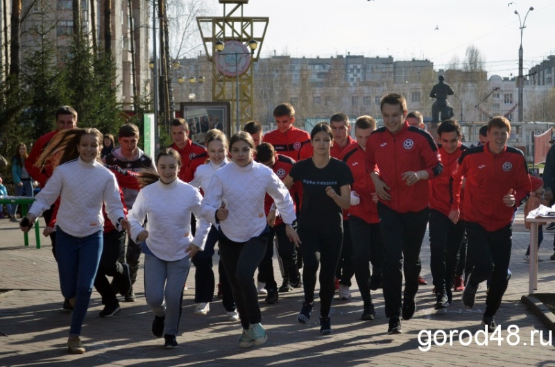 Областную акцию «За бег» открыли представители разных видов спорта (ФОТО) Областную акцию «За бег» открыли представители разных видов спорта (ФОТО)