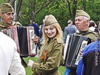 В праздничных мероприятиях 9 Мая приняло участие около 100 тысяч липчан В праздничных мероприятиях 9 Мая приняло участие около 100 тысяч липчан