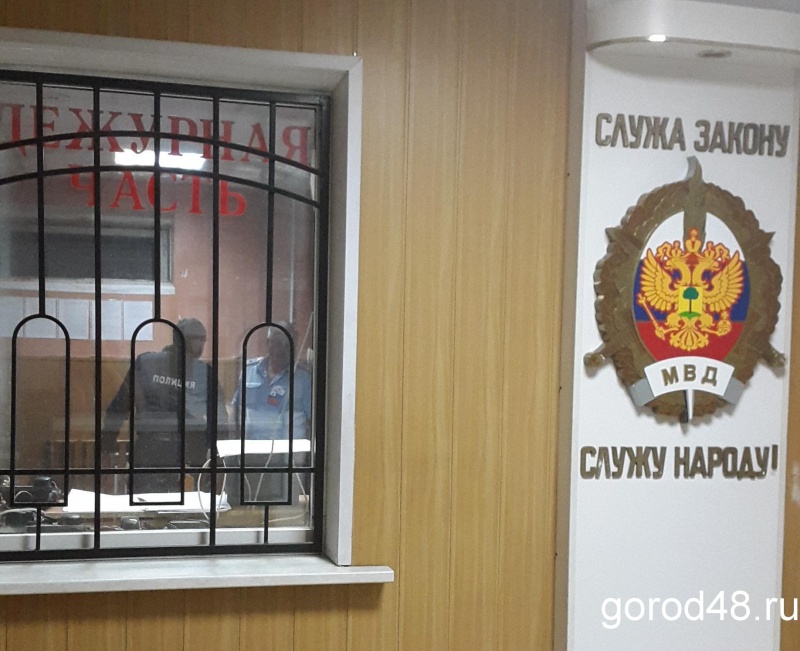 На сожительницу — с топором, на падчерицу — с кухонным столом На сожительницу — с топором, на падчерицу — с кухонным столом