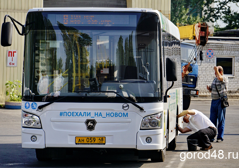 Из-за перекрытия дороги на улице Ленинградской автобусы №№ 19, 33 и 379 изменят схемы движения Из-за перекрытия дороги на улице Ленинградской автобусы №№ 19, 33 и 379 изменят схемы движения
