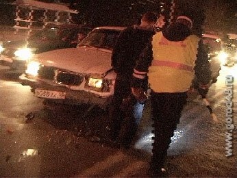 Пьяный водитель выехал на встречную полосу и протаранил «Волгу» Пьяный водитель выехал на встречную полосу и протаранил «Волгу»
