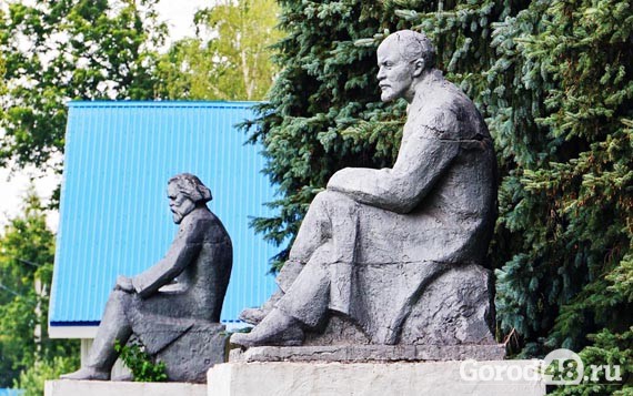 Владения Малюты Скуратова, «пизанская» башня и колокольня-минарет Владения Малюты Скуратова, «пизанская» башня и колокольня-минарет