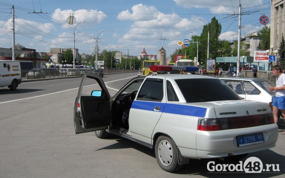 10-летняя велосипедистка врезалась в автомобиль 10-летняя велосипедистка врезалась в автомобиль