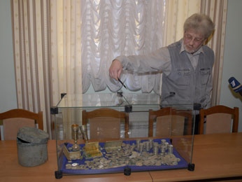 Клад, обнаруженный год назад в центре Липецка, увеличился на шесть серебряных монет Клад, обнаруженный год назад в центре Липецка, увеличился на шесть серебряных монет