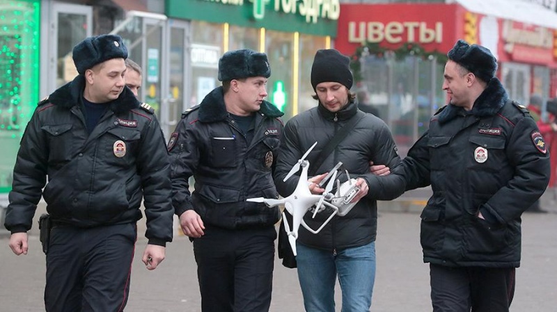 Делами о нарушениях использования дронов займутся полиция и Росгвардия Делами о нарушениях использования дронов займутся полиция и Росгвардия