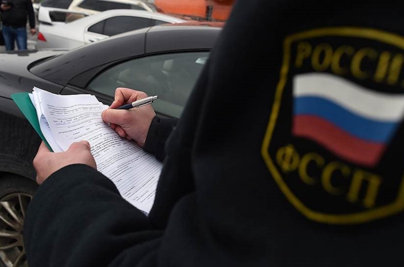Судебные приставы не давали жителю Долгоруково продать его автомобиль Судебные приставы не давали жителю Долгоруково продать его автомобиль