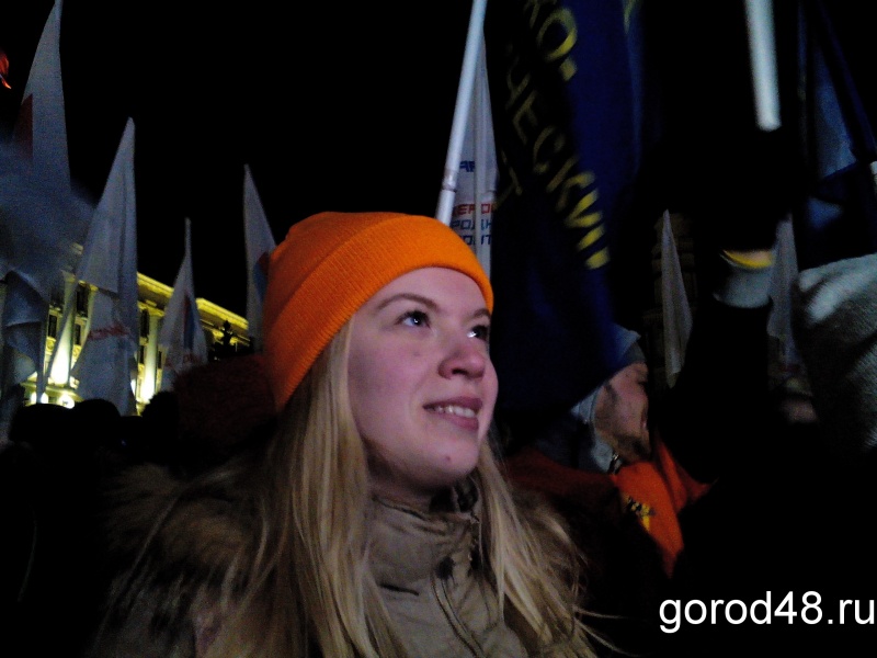 После выборов на площади Ленина-Соборной начался митинг «Крым-наш» После выборов на площади Ленина-Соборной начался митинг «Крым-наш»