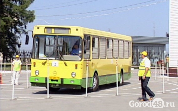 На автобусе по взлётной полосе На автобусе по взлётной полосе