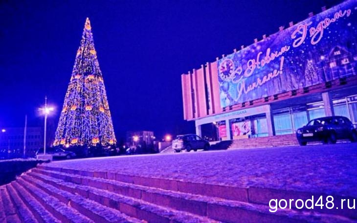 Главную елку города перенесут от «Октября» на площадь Петра Главную елку города перенесут от «Октября» на площадь Петра