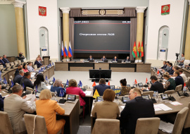 Облсовет проголосовал за новые меры поддержки участников СВО, электробусы и строительство сельских Ф...