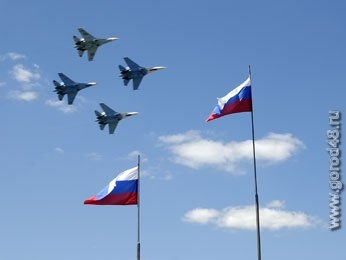 Липецкие летчики «нарисуют» над Красной площадью российский флаг Липецкие летчики «нарисуют» над Красной площадью российский флаг
