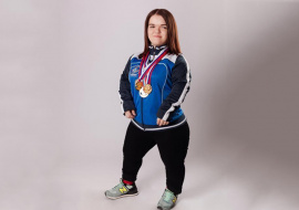 Липецкая спортсменка с ростом 129 см выиграла чемпионат России в толкании ядра