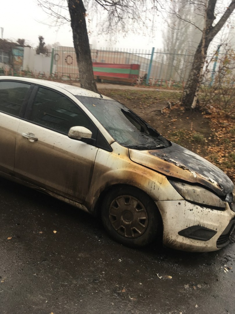 В Ельце сгорел «Ford Focus» В Ельце сгорел «Ford Focus»