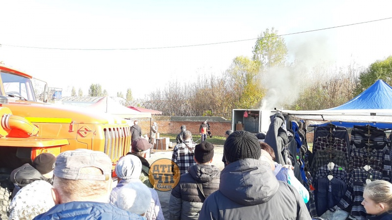 На рынке горела «ГАЗель» На рынке горела «ГАЗель»