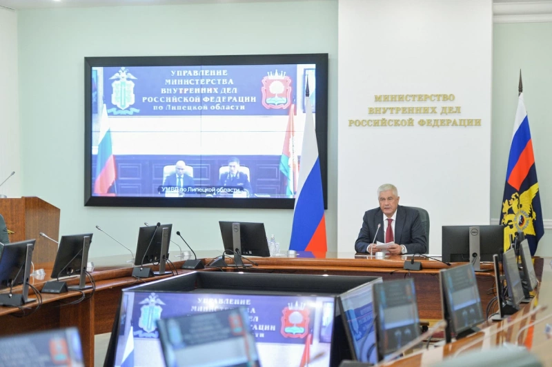 Владимир Колокольцев представил нового начальника УМВД России по Липецкой области Владимир Колокольцев представил нового начальника УМВД России по Липецкой области