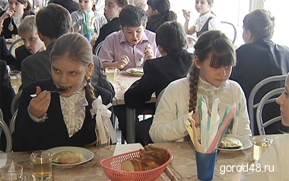 Из школьного питания убрали продукты, приводящие к увеличению веса Из школьного питания убрали продукты, приводящие к увеличению веса