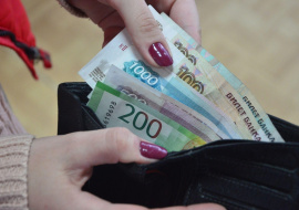 Эксперт сообщил о повышении доходов россиян с зарплатой размером в МРОТ