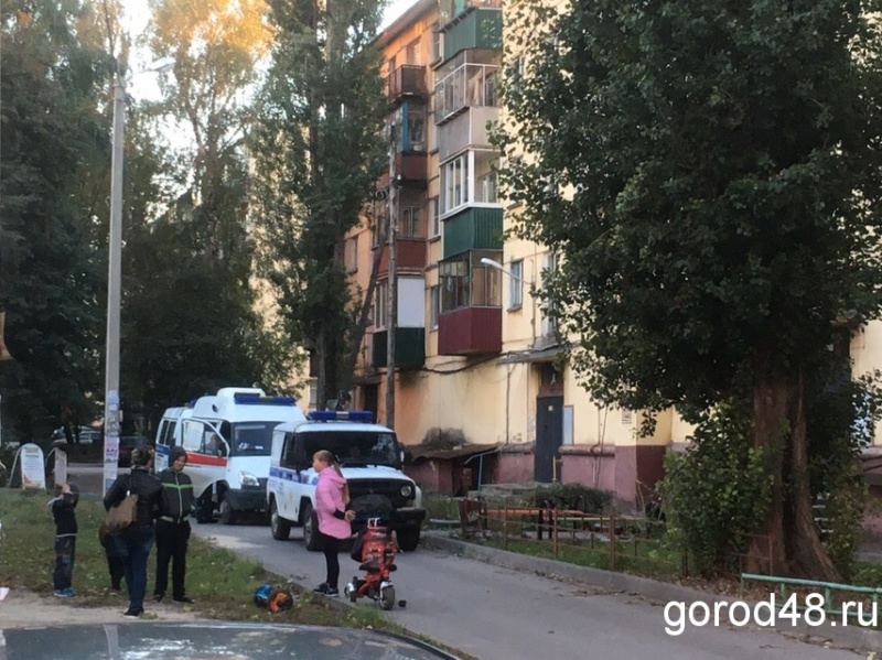 В Липецке отец пырнул ножом сына В Липецке отец пырнул ножом сына
