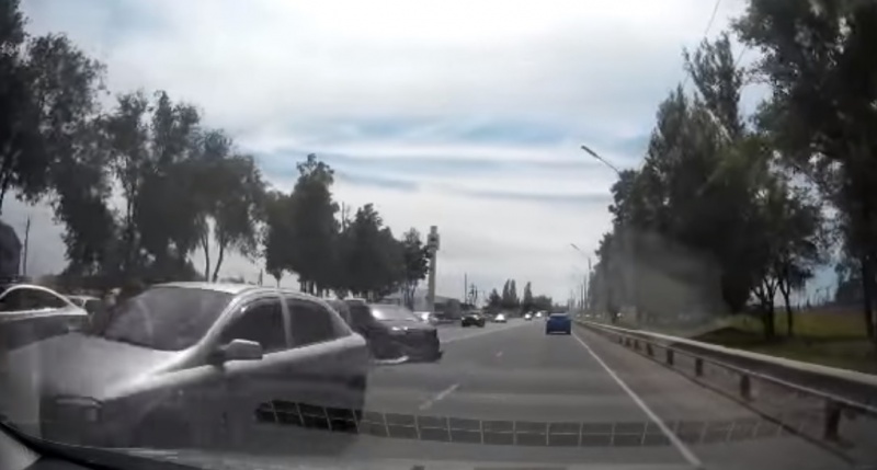 Последствия ДТП в Липецке попали на видео Последствия ДТП в Липецке попали на видео