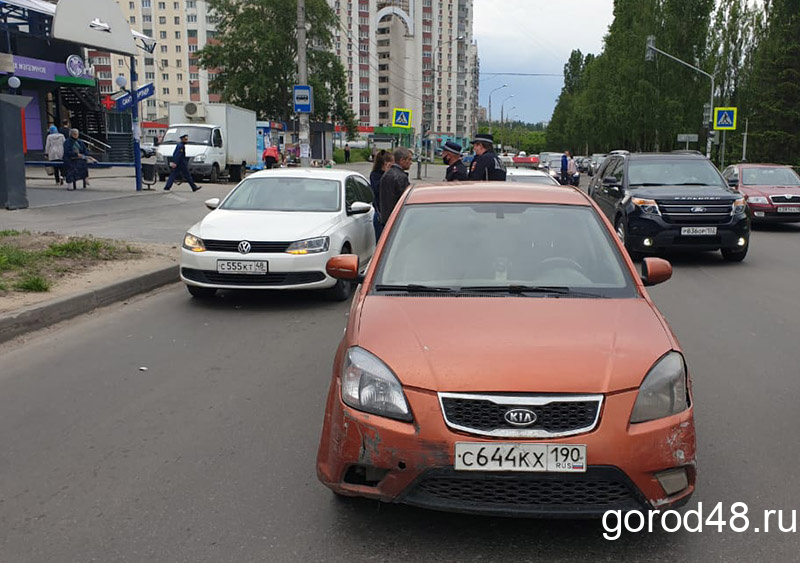 Водитель оранжевого «Киа» вновь вышел на тропу войны Водитель оранжевого «Киа» вновь вышел на тропу войны