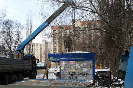 С улиц Липецка убирают самовольно размещенные торговые объекты С улиц Липецка убирают самовольно размещенные торговые объекты