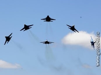 Липецкие асы показали авиашоу над Нижним Тагилом Липецкие асы показали авиашоу над Нижним Тагилом