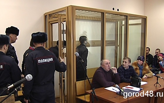В Липецке судят скинхедов В Липецке судят скинхедов