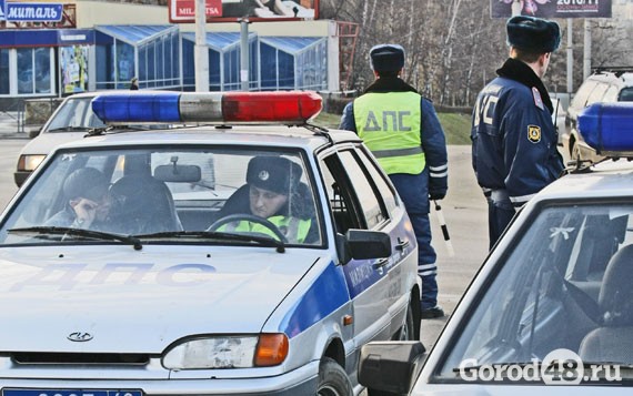 В пятницу 13-го в Липецком районе дважды переворачивались автомобили В пятницу 13-го в Липецком районе дважды переворачивались автомобили