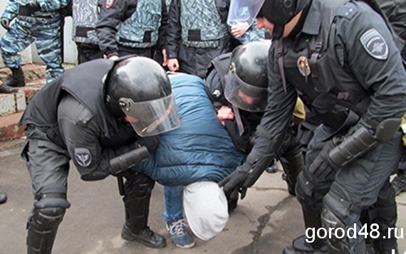 Липецким скинхедам предъявлено обвинение в убийстве брянского музыканта Липецким скинхедам предъявлено обвинение в убийстве брянского музыканта