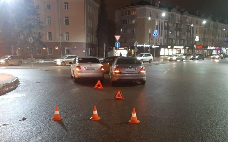 В столкновени на площади Плеханова пострадала 31-летняя женщина В столкновени на площади Плеханова пострадала 31-летняя женщина