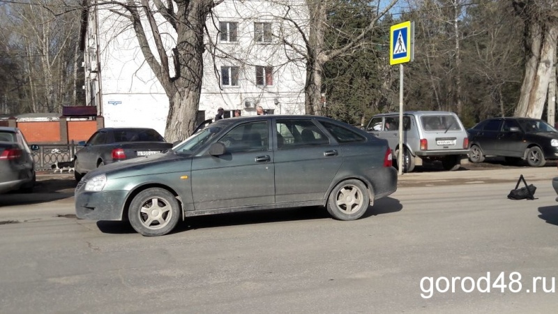 Водитель «Лады» сбил молодую пару на пешеходном переходе Водитель «Лады» сбил молодую пару на пешеходном переходе