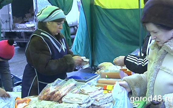 Липчане скупали дешевые товары на ярмарке местных производителей Липчане скупали дешевые товары на ярмарке местных производителей