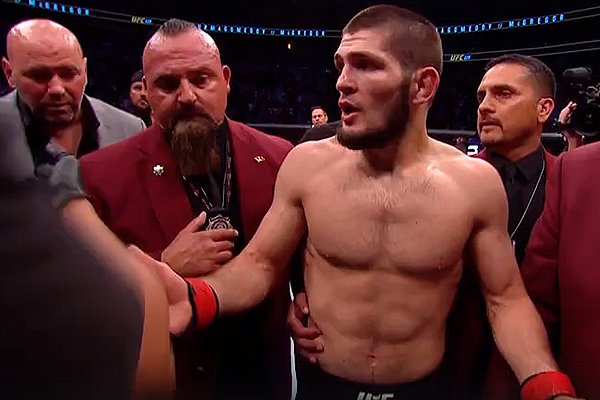 Глава UFC заявил о сохранении чемпионского пояса Нурмагомедова Глава UFC заявил о сохранении чемпионского пояса Нурмагомедова